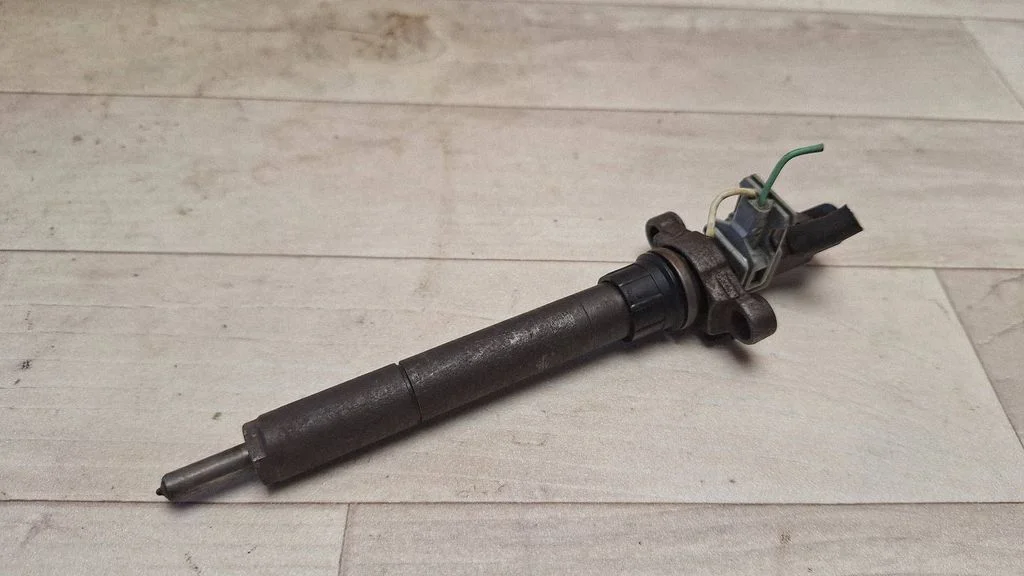 Fuel injector 9656389980
