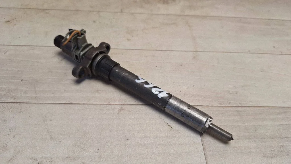 Fuel injector 9656389980