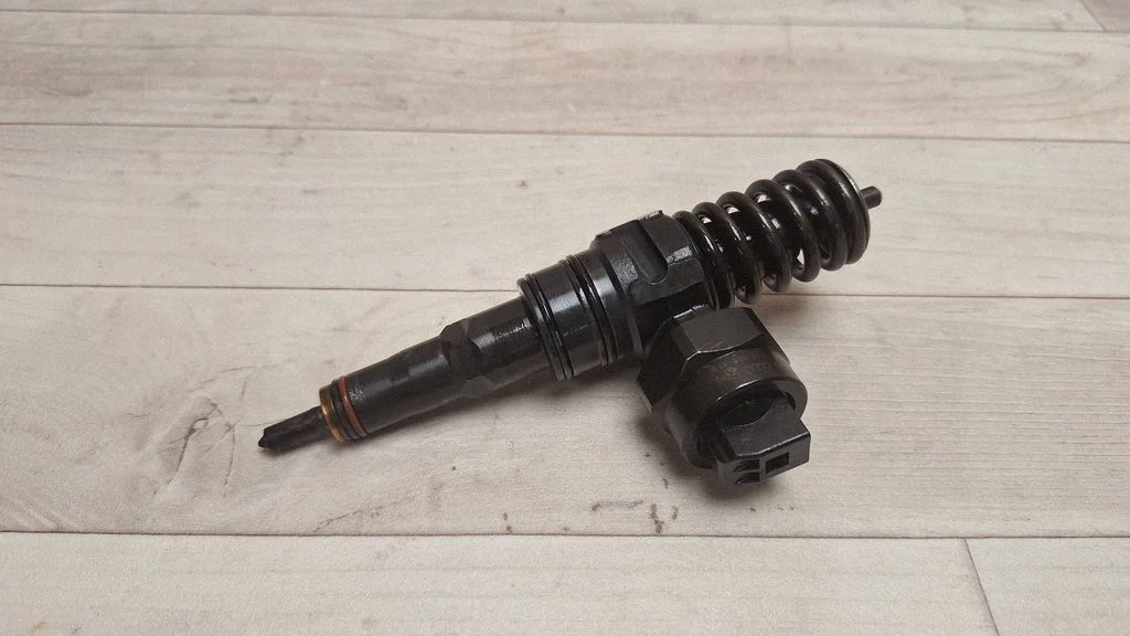 Fuel injector 038130073AC