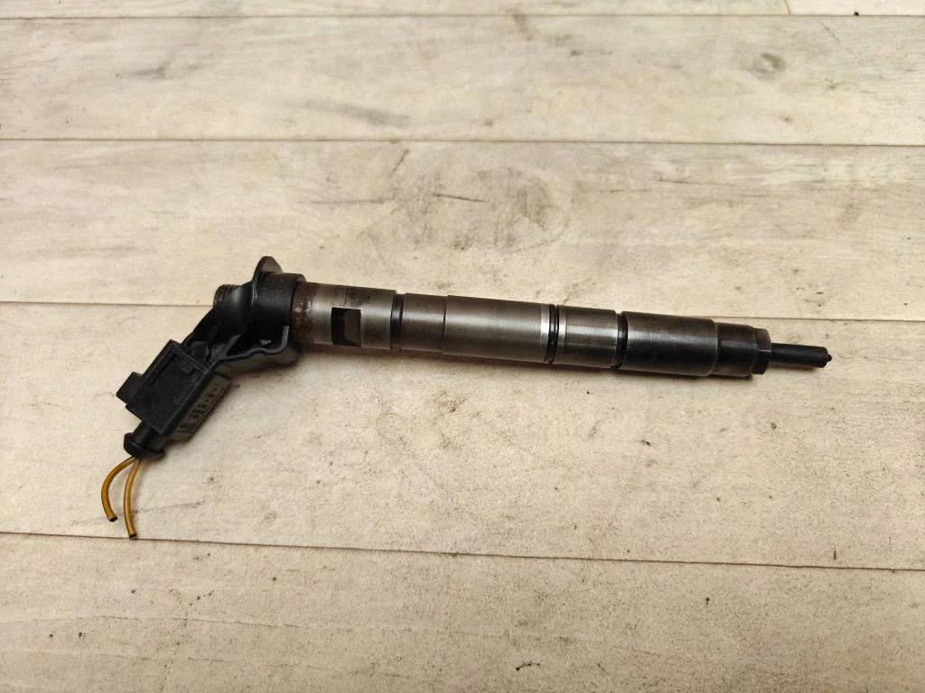 Fuel injector 059130277R