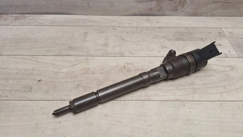 Fuel injector 3380027900