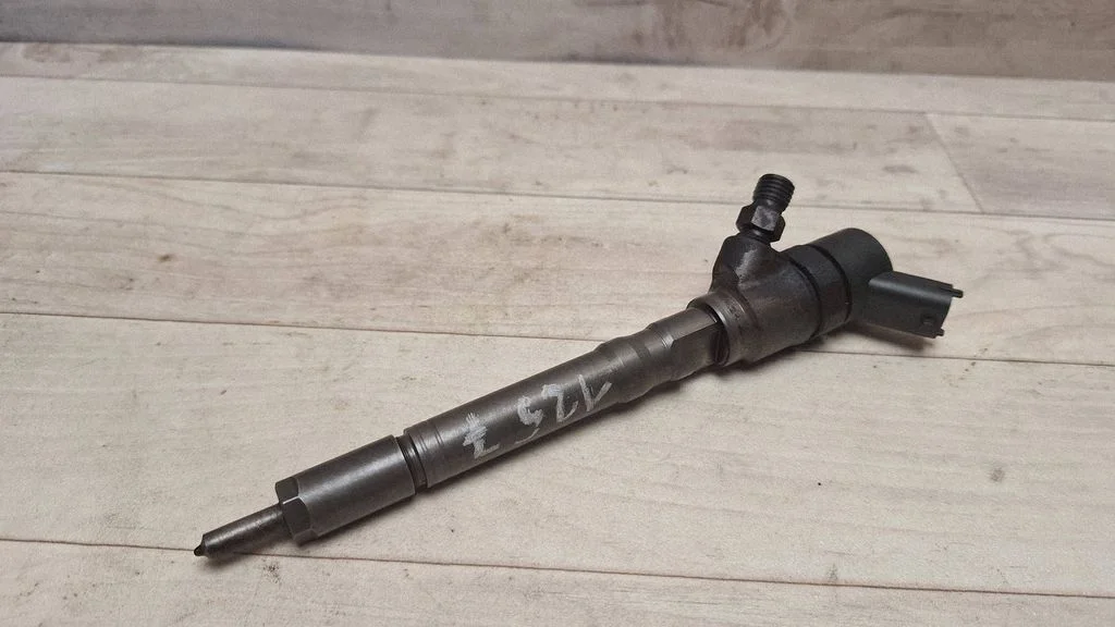 Fuel injector 3380027900