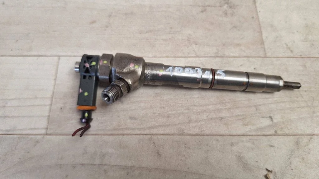 Fuel injector 0986435166