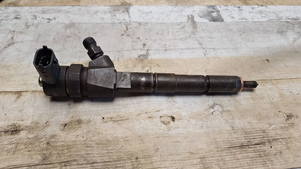 Fuel injector – Opel Vectra C (2005-2009)