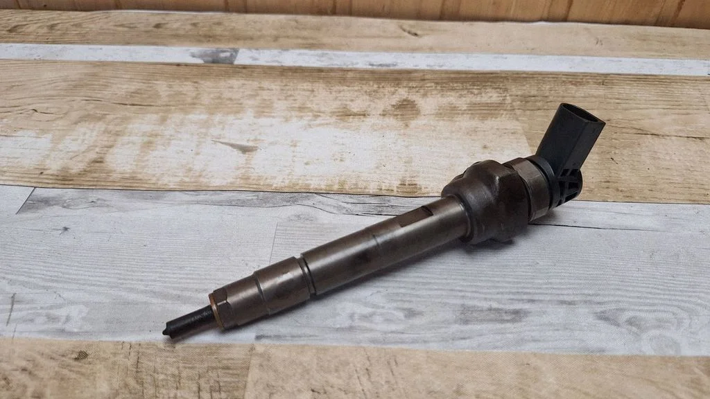 Fuel injector 781070202