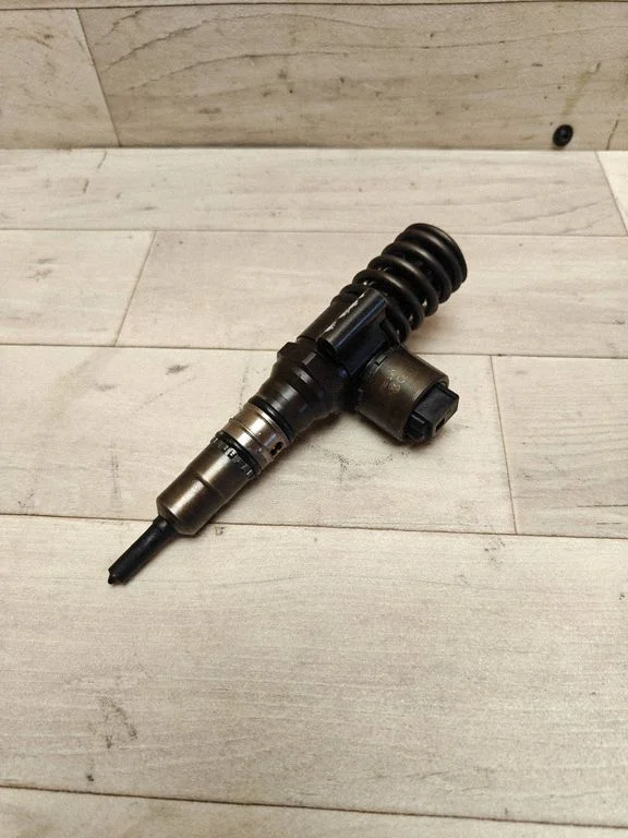 Fuel injector 03G130073G