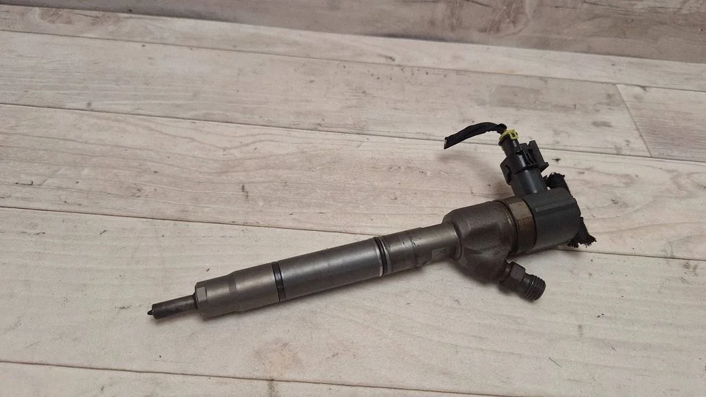 Fuel injector 338002A800