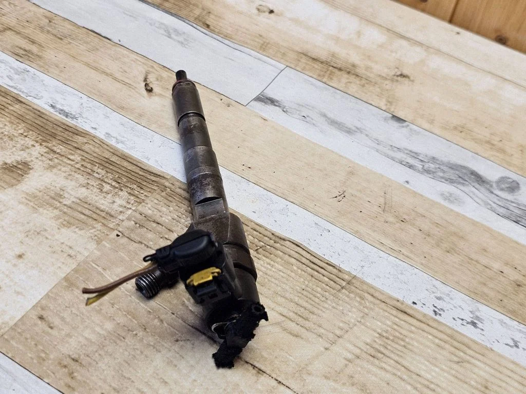 Fuel injector 0445110111