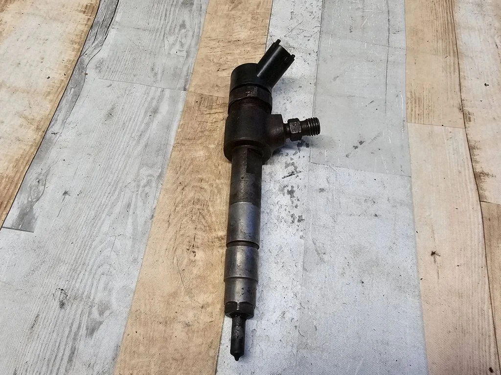 Fuel injector – Opel Vectra C (2005-2009)