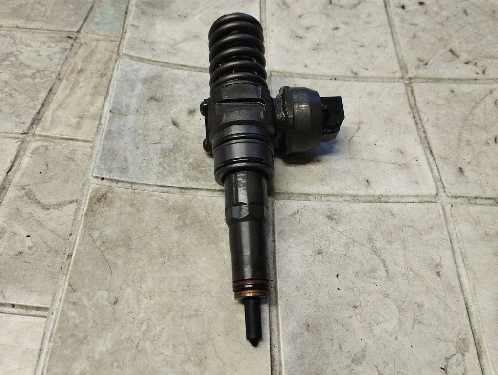 Fuel injector 0414720313