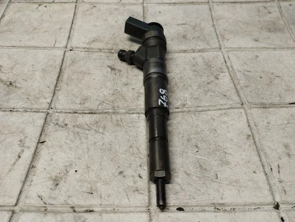 Fuel injector 0445110216