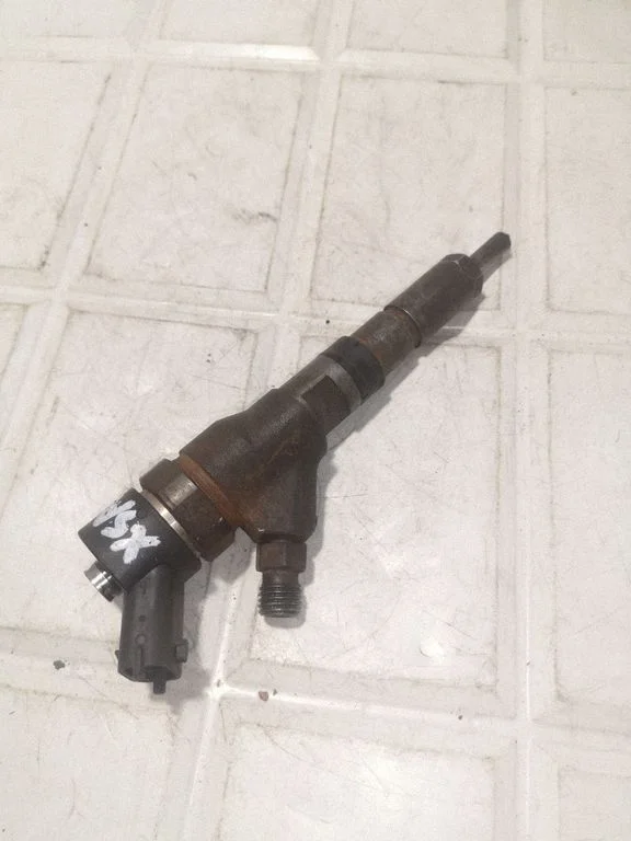 Fuel injector