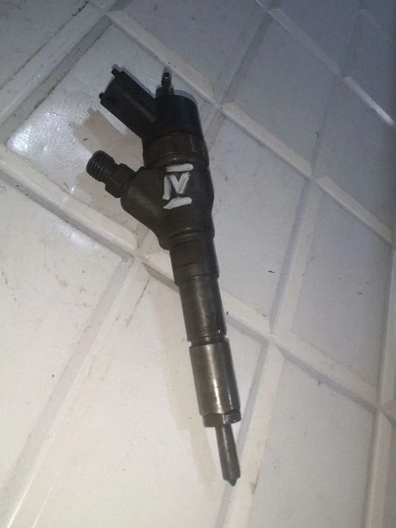 Fuel injector