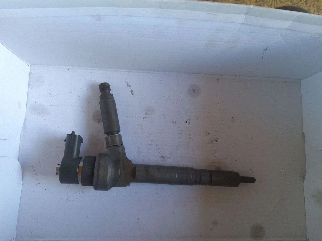Fuel injector 0445110175