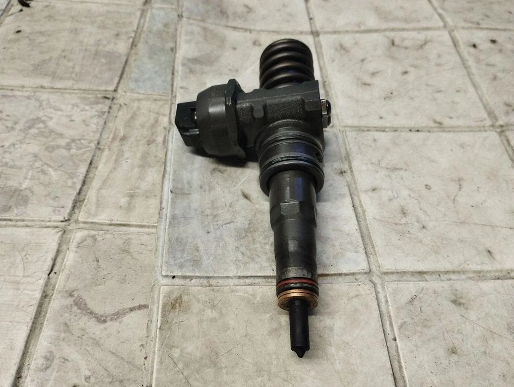 Fuel injector 0414720313