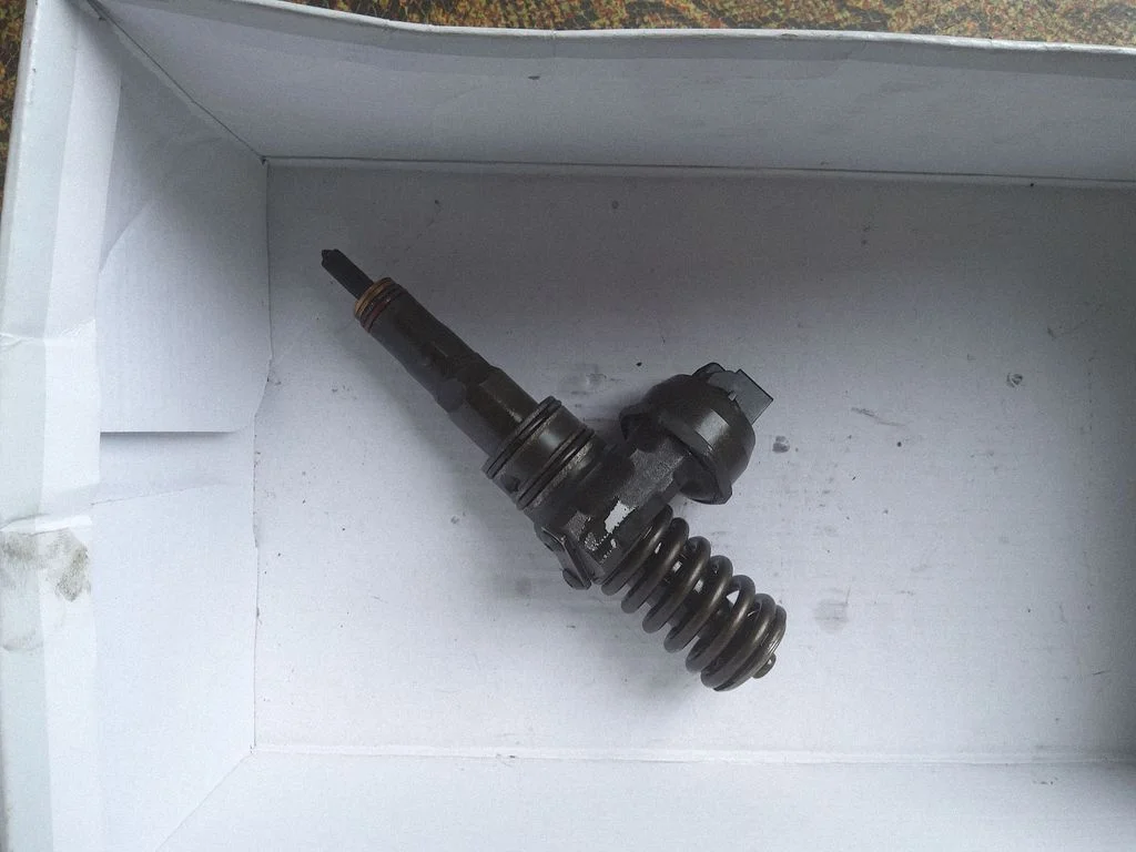 Sprausla (-as) (inžektors (-i)) 038130073AG