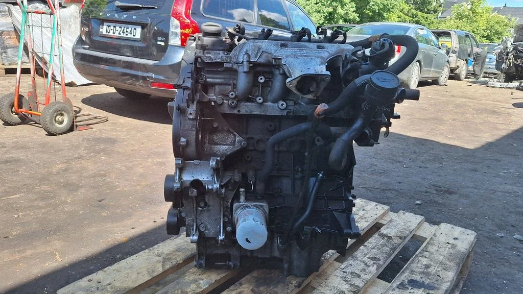 Engine 10DZ33