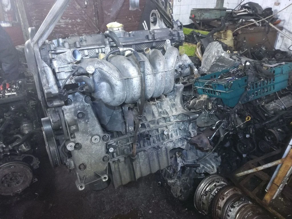 Dzinējs B5244S