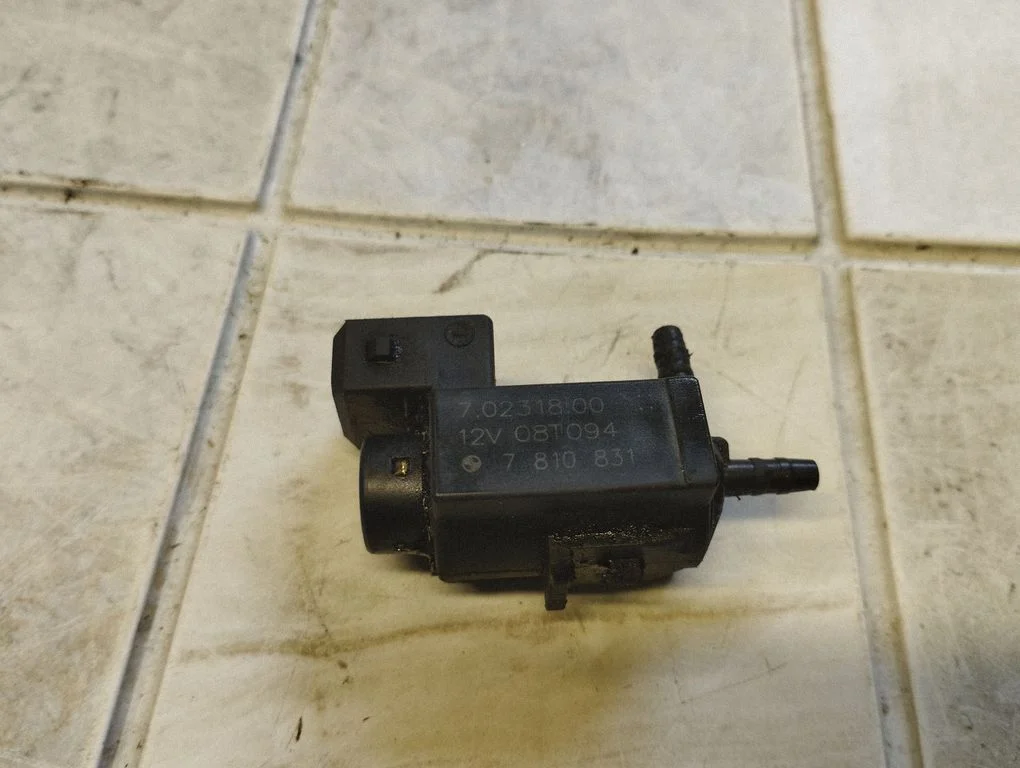 Vacuum valve 70231800