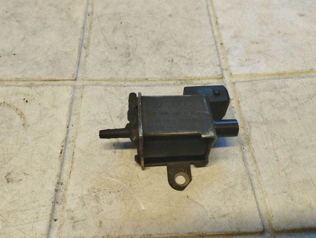 Vacuum valve 026906283H