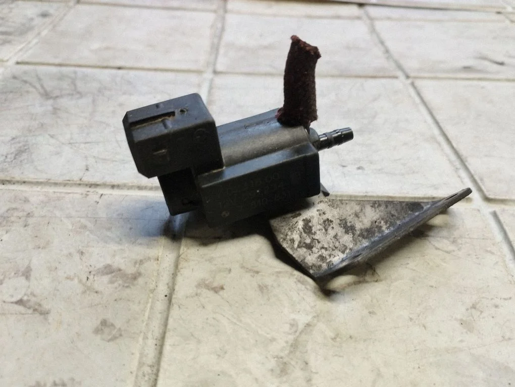 Vacuum valve – BMW 1 Series E81 E87 (2004-2011)