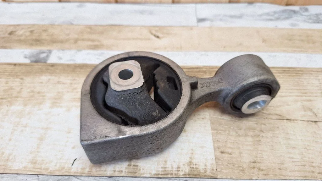 Engine mount bracket 309560