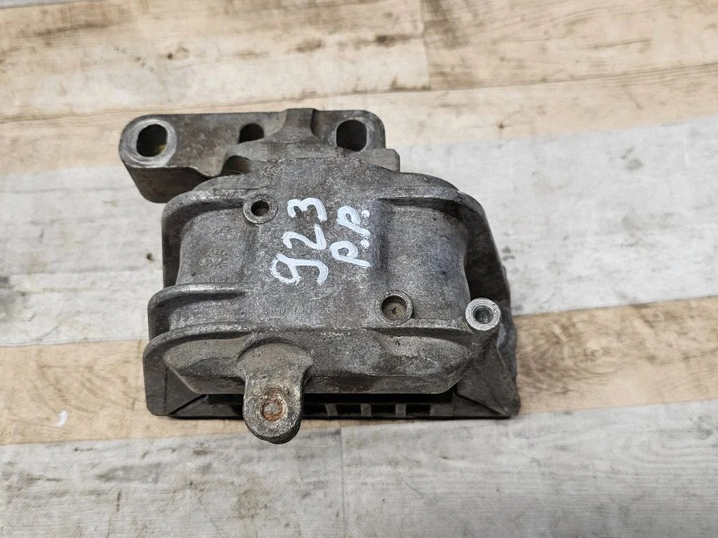Engine mount bracket 1K0199262
