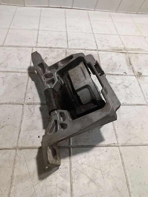 Engine mount bracket 406603