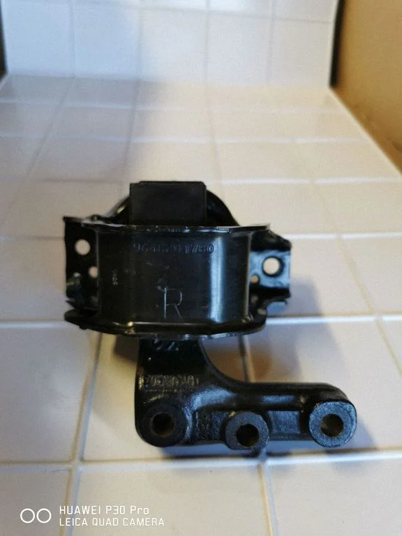 Engine mount bracket 9648201780