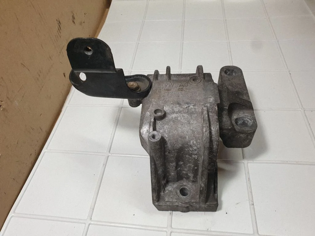 Engine mount bracket 1K0199262