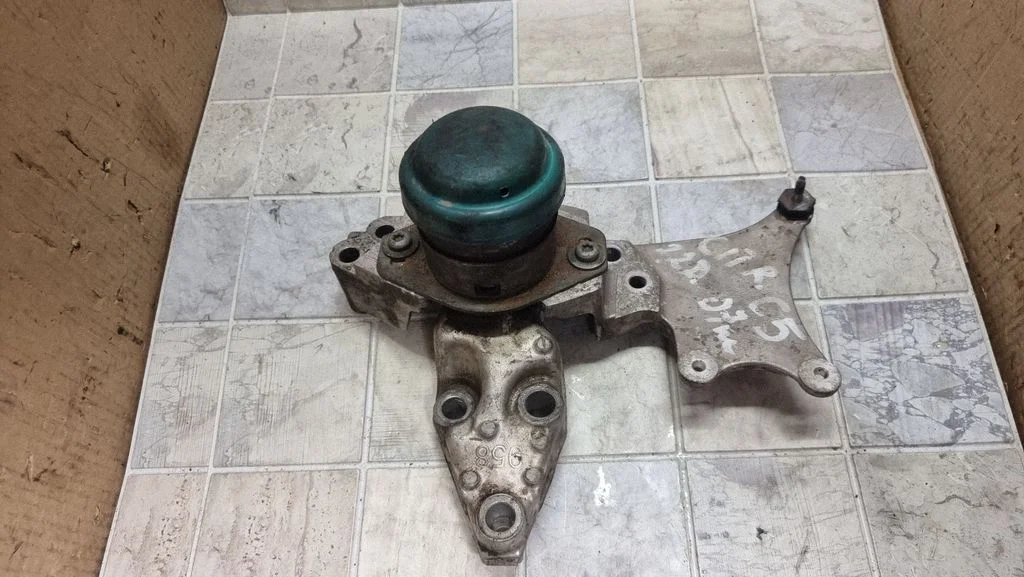 Engine mount bracket 9641335780
