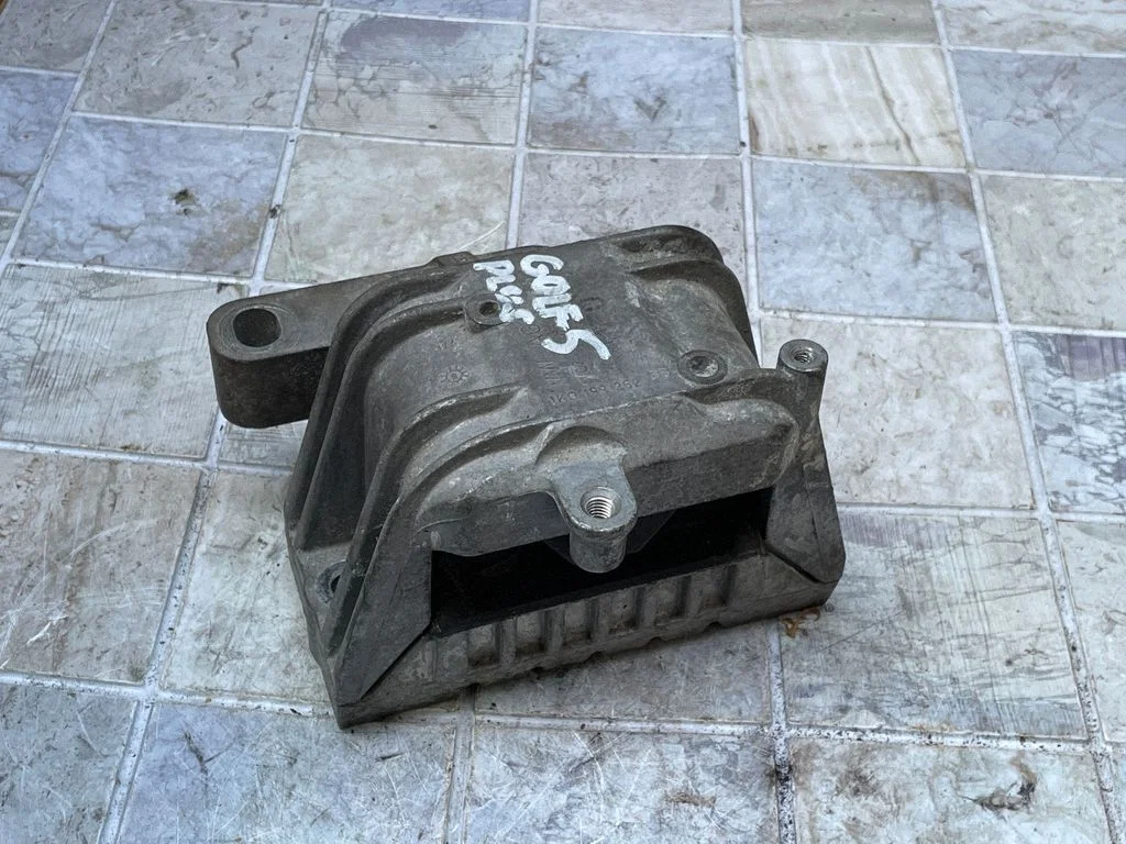 Dzinēja spilvens 1K0199262