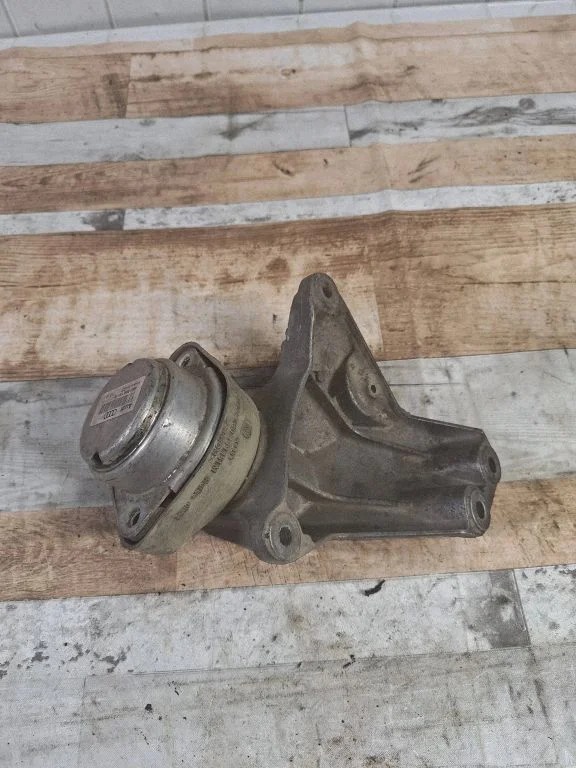 Engine mounting bracket 4F0399113B
