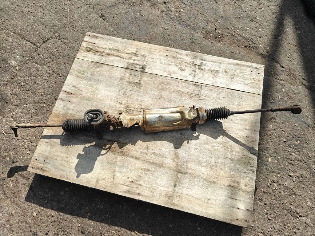 Steering rack – Volkswagen Jetta IV (1999-2005)