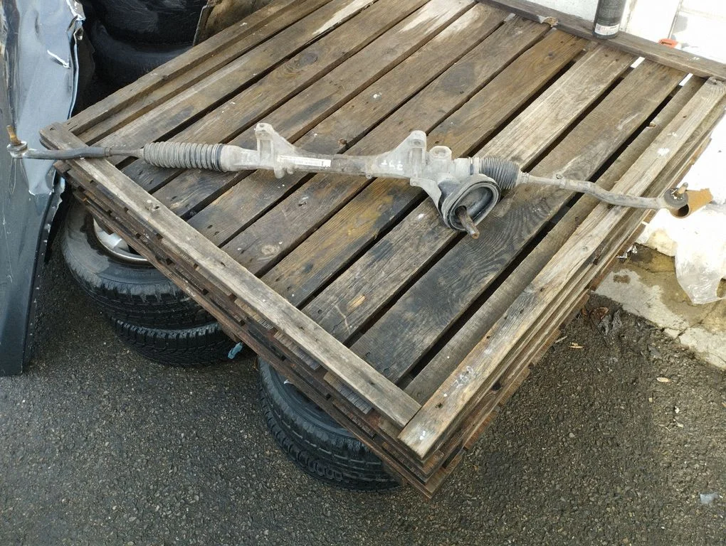 Steering rack 480019U100