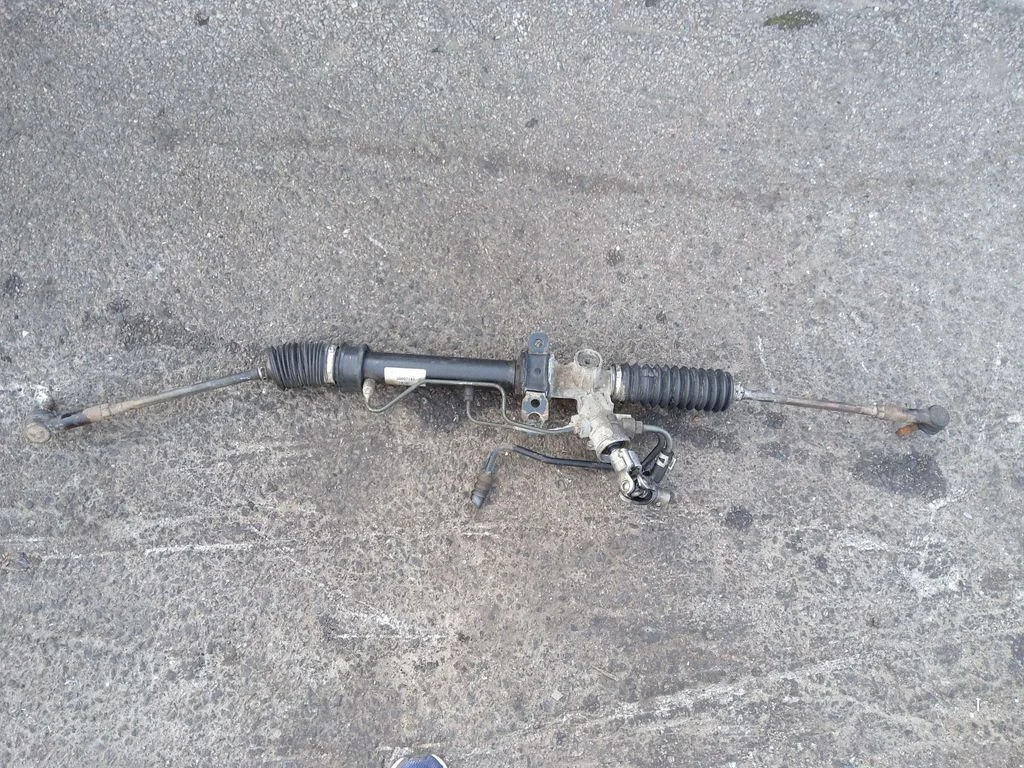 Steering rack – Toyota Corolla Verso E110 (1997-2001)