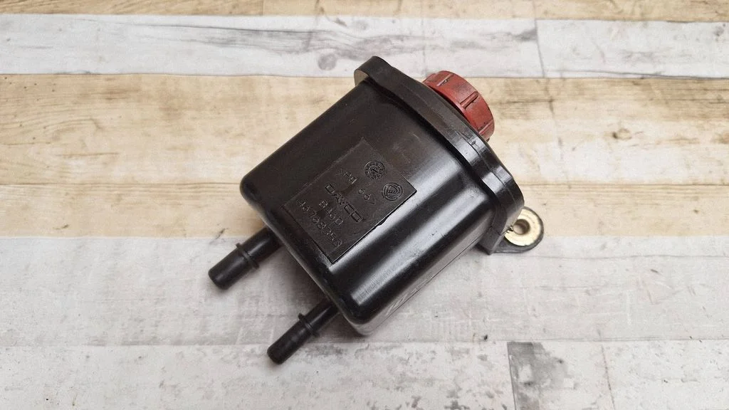 Power steering fluid tank/reservoir 46768353