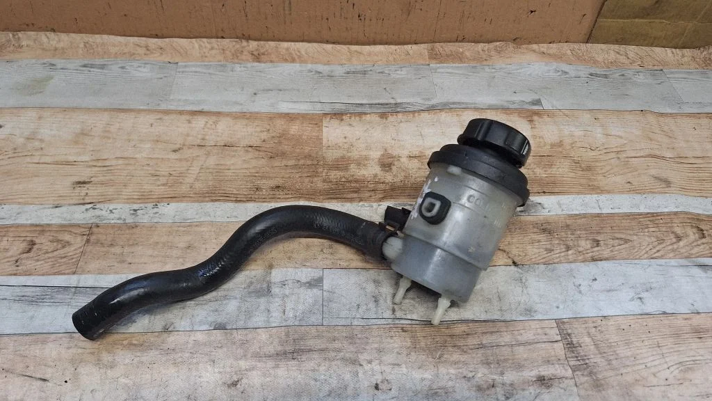Power steering fluid tank/reservoir 571503E100