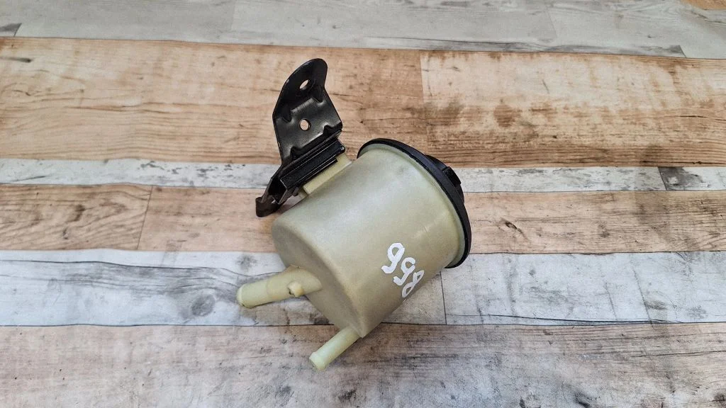 Power steering fluid tank/reservoir
