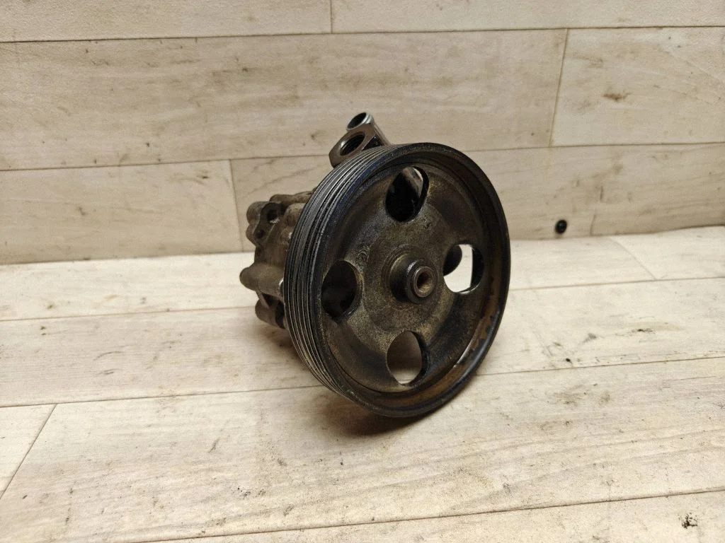 Power steering pump 9645015180