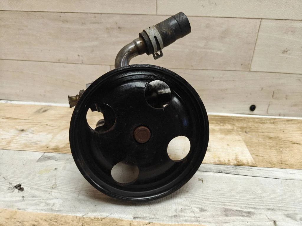 Roolivõimendi pump 2S6C3A696DD