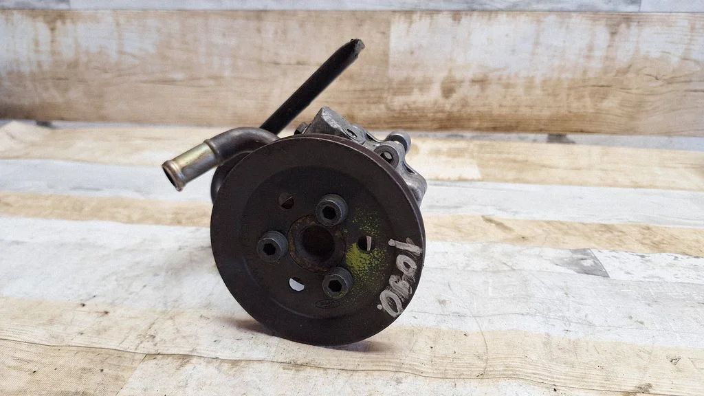 Roolivõimendi pump 3A674FA