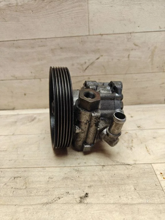 Power steering pump 9647983580