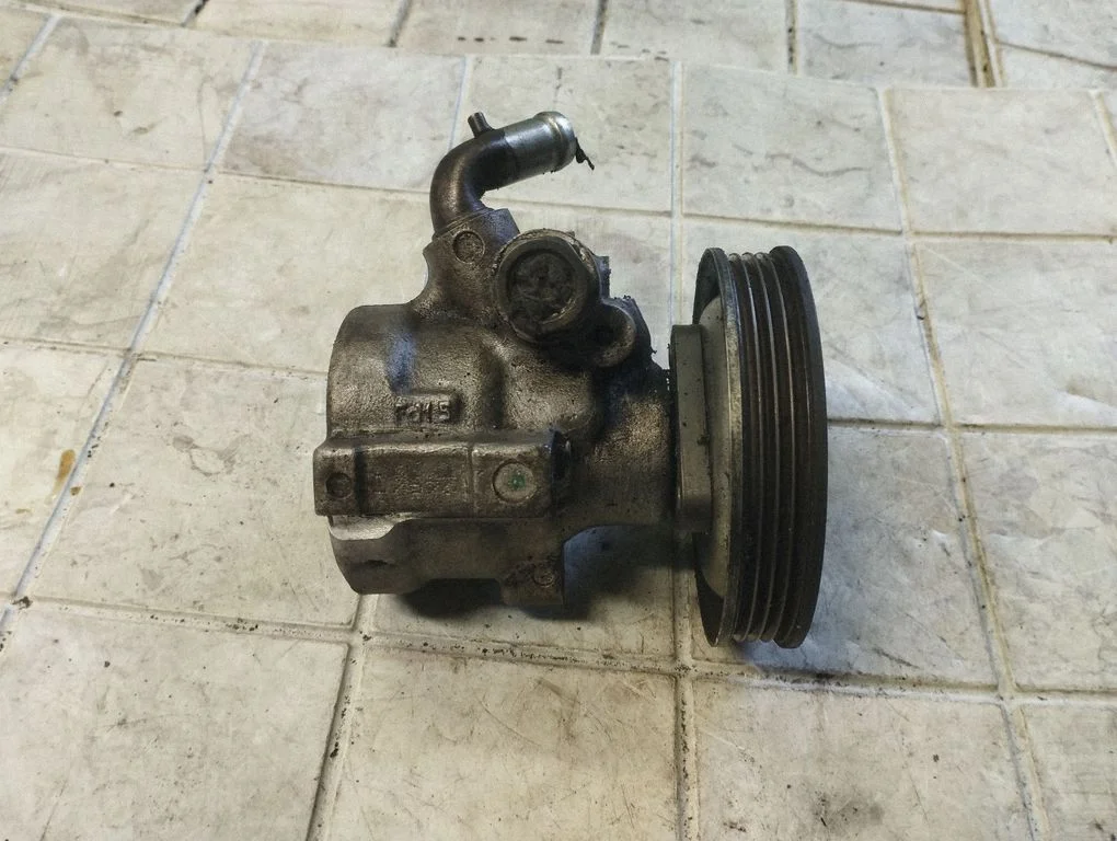 Power steering pump 31200205