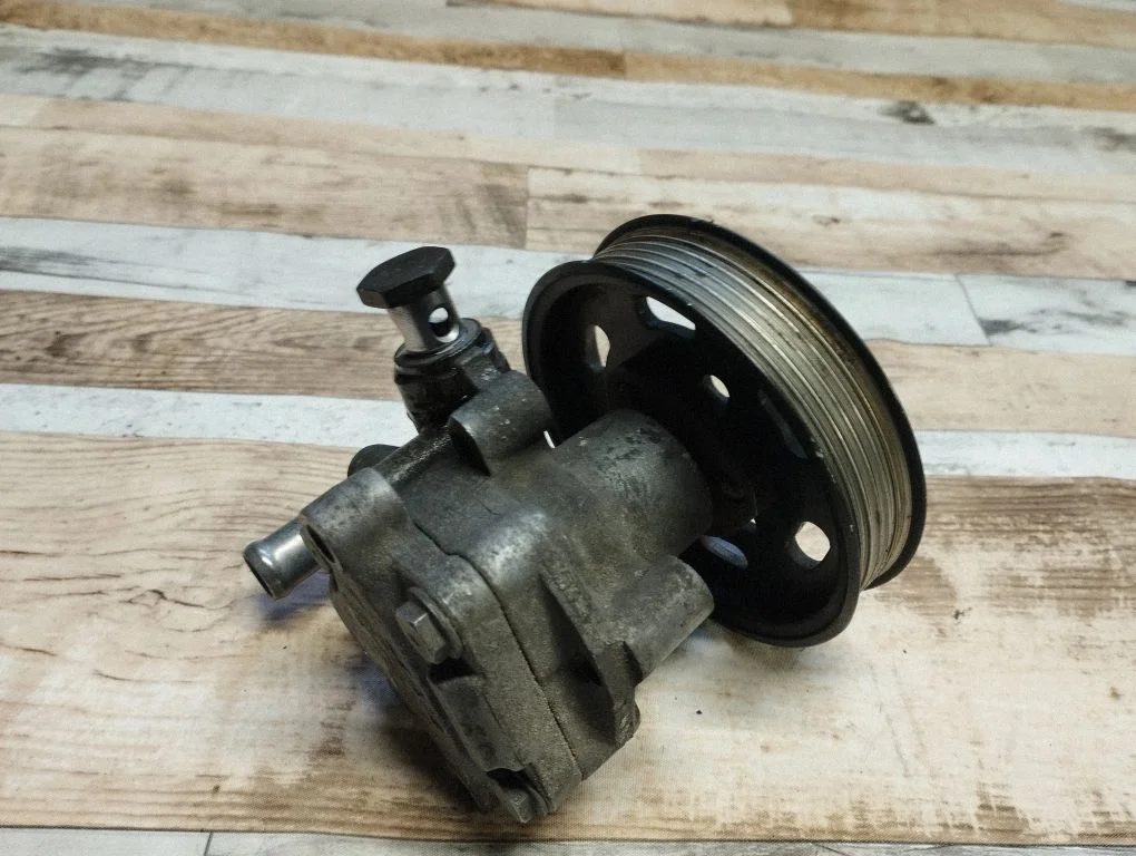 Power steering pump 038145255B