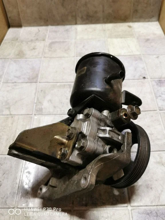 Stūres pastiprinātāja sūknis 34410AC141