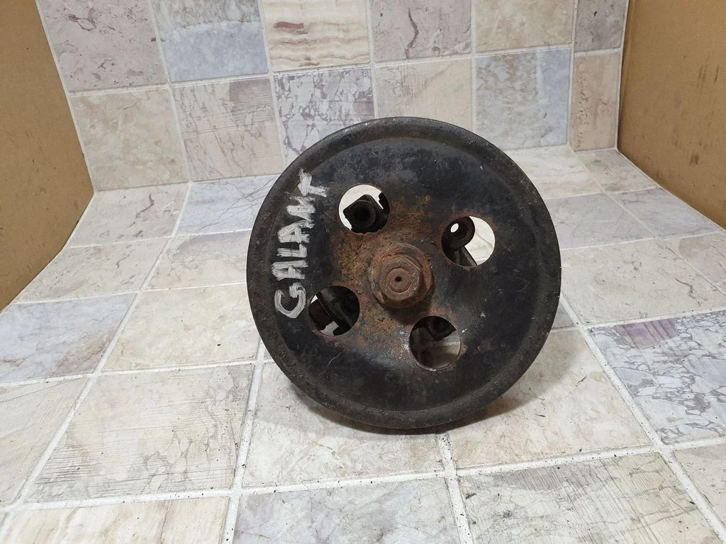 Roolivõimendi pump MR333754