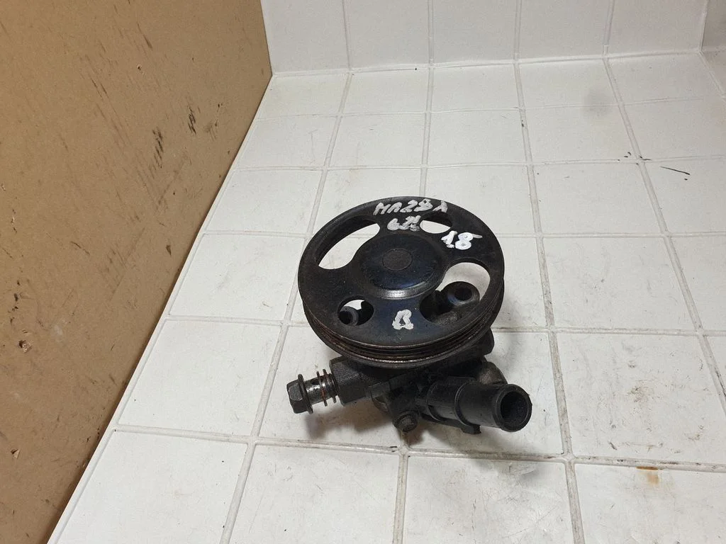 Roolivõimendi pump