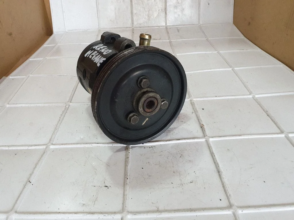 Power steering pump – Renault Megane I (1995-2002)