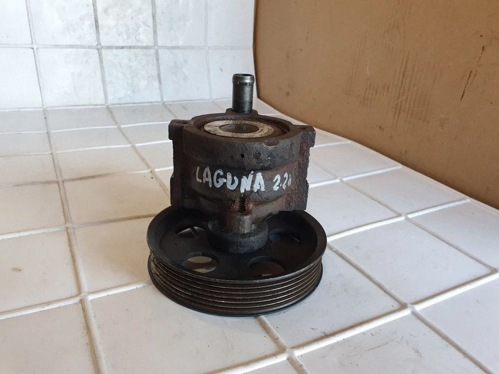 Power steering pump – Renault Laguna I (1994-2000)